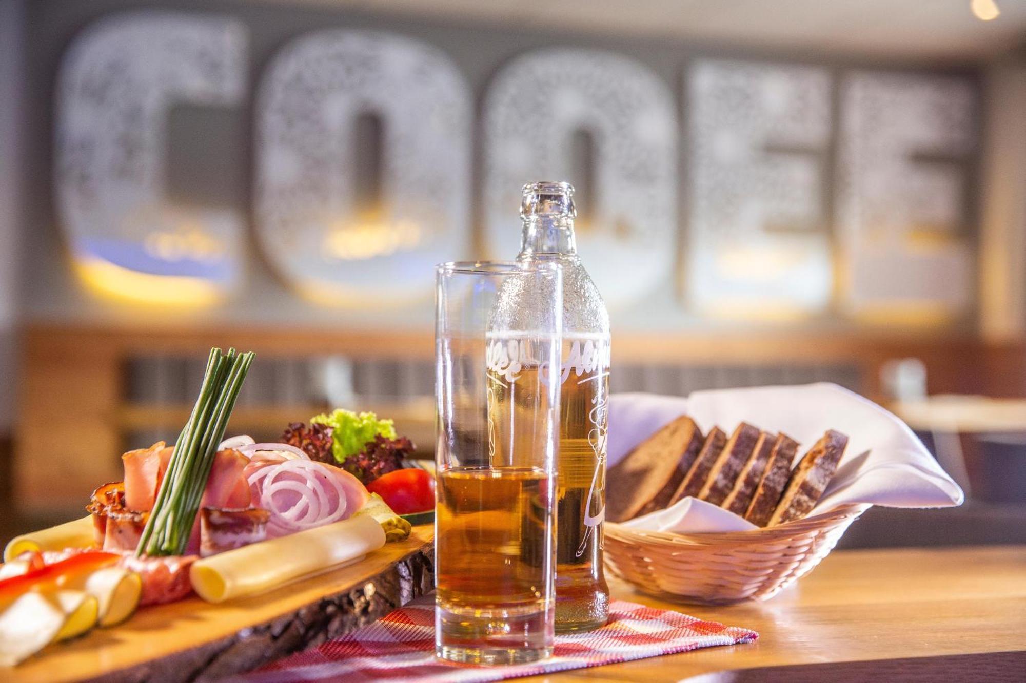 Cooee Alpin Hotel Kitzbueheler Alpen Санкт Йохан ин Тирол Екстериор снимка